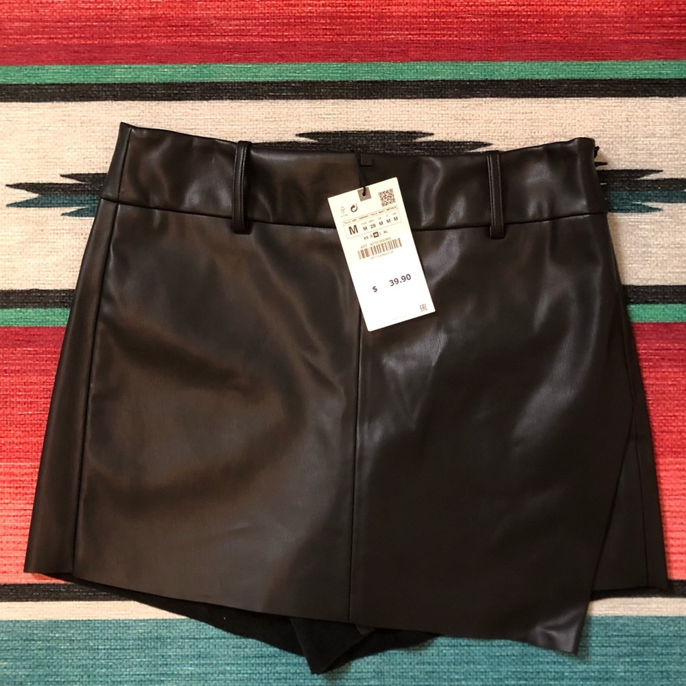 Zara Black Faux Leather Skort